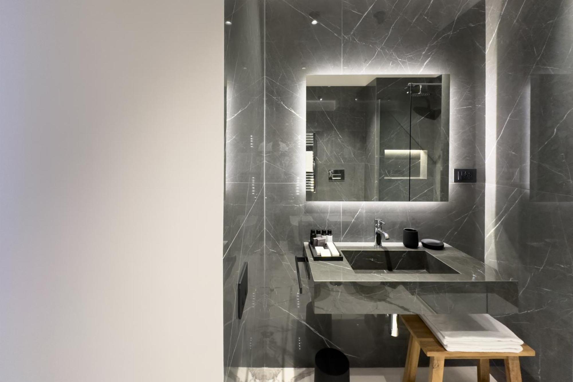 Insogno Suites Наполи Екстериор снимка