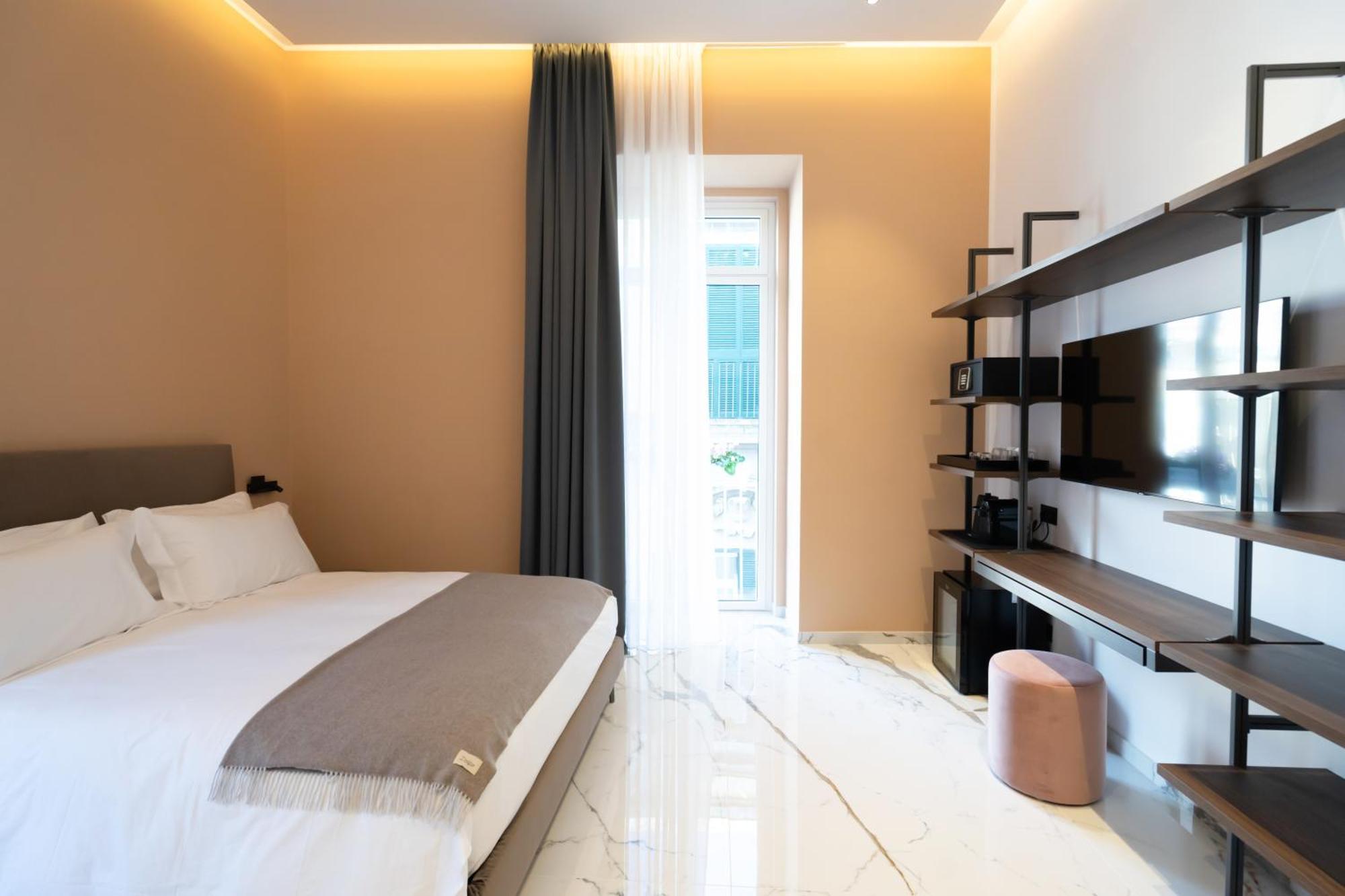 Insogno Suites Наполи Екстериор снимка