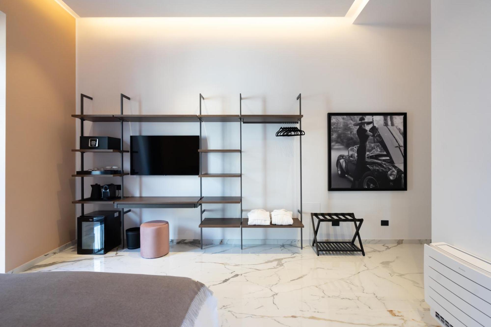 Insogno Suites Наполи Екстериор снимка