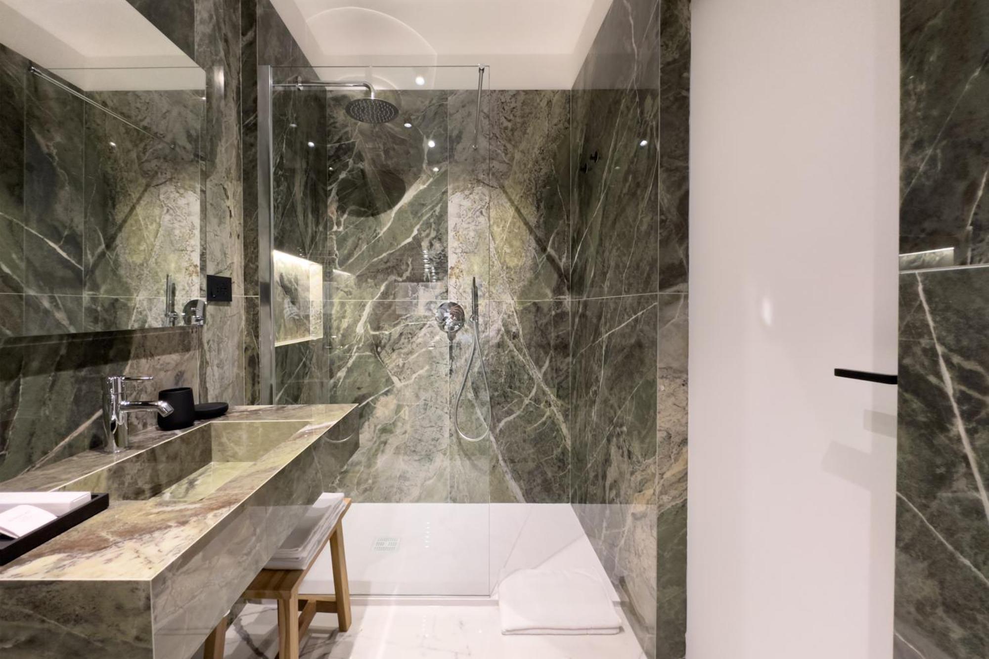 Insogno Suites Наполи Екстериор снимка